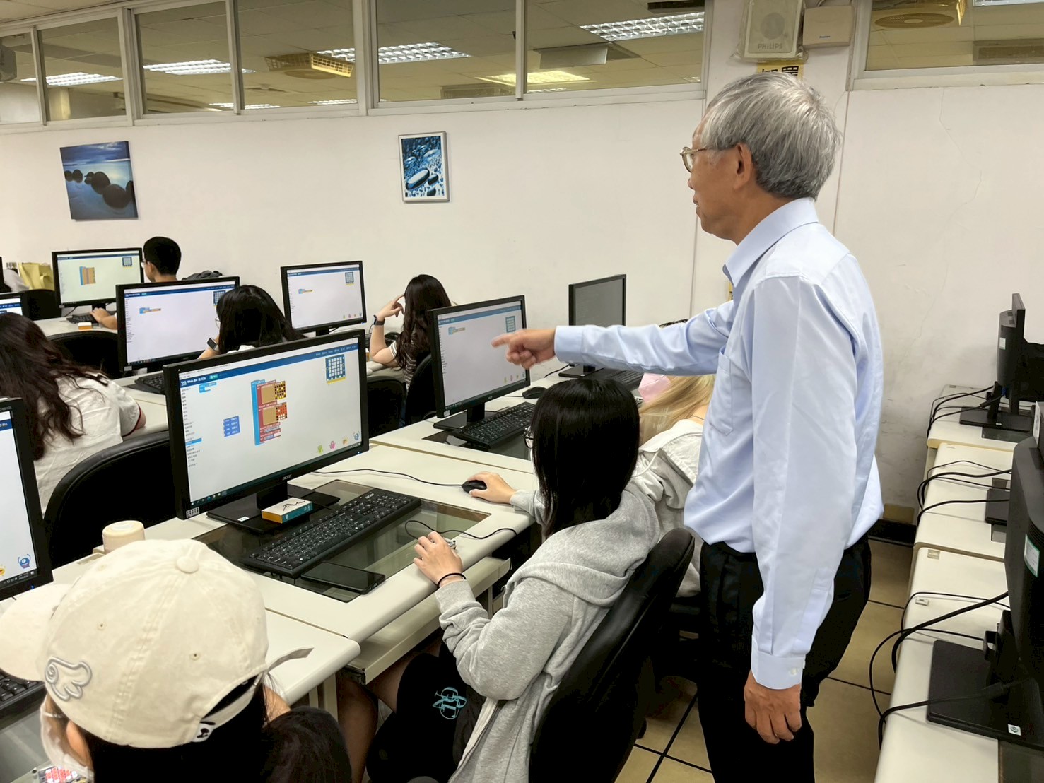 11401高教深耕教材研發